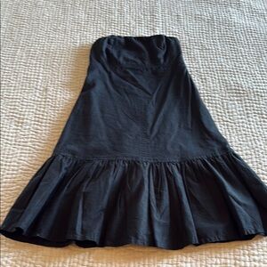 Gap 0 women’s linen black strapless dress with ruffled bottom